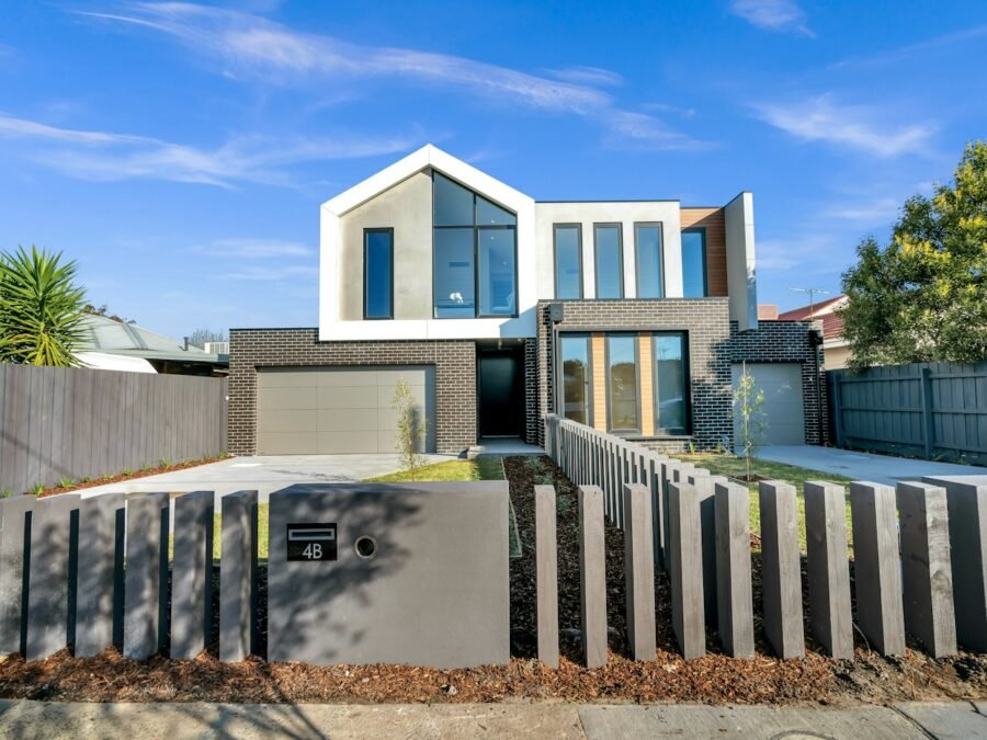 17 Oasis Ave, Mickleham VIC 3064